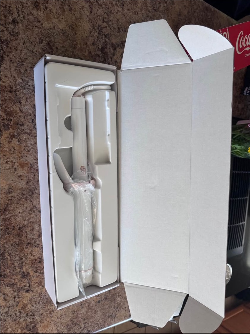 T3 SinglePass Curl X 1½" Curling Iron - White with Rose Gold Trim - Picture 5 of 5
